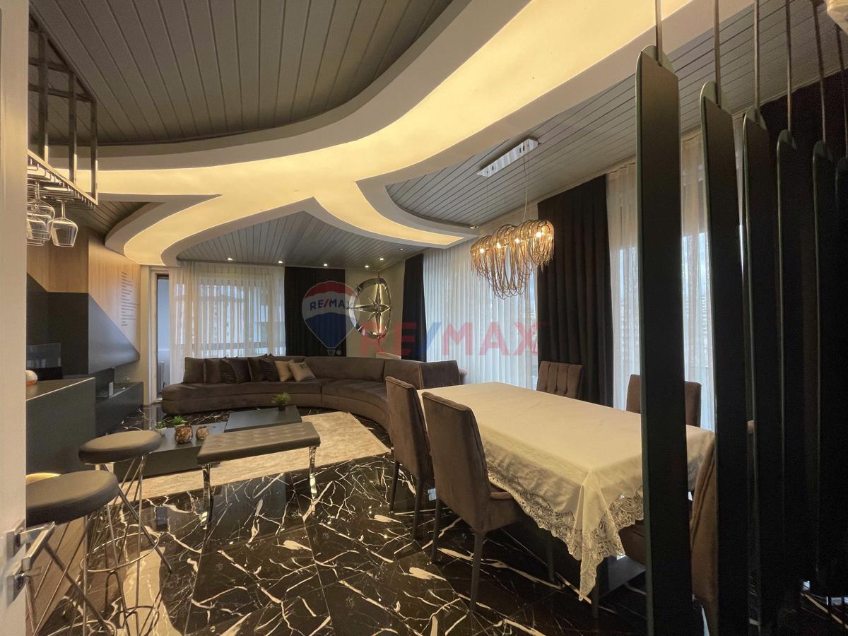 Fenerbahçe'de Kısmi Deniz Manzaralı Net 150m² 4+1 Satılık Daire