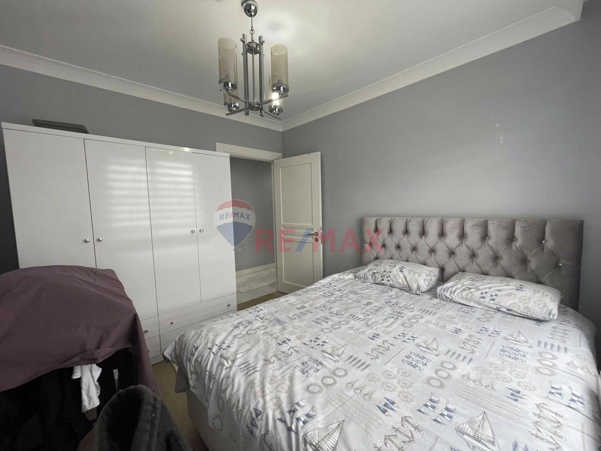 Fenerbahçe'de Kısmi Deniz Manzaralı Net 150m² 4+1 Satılık Daire