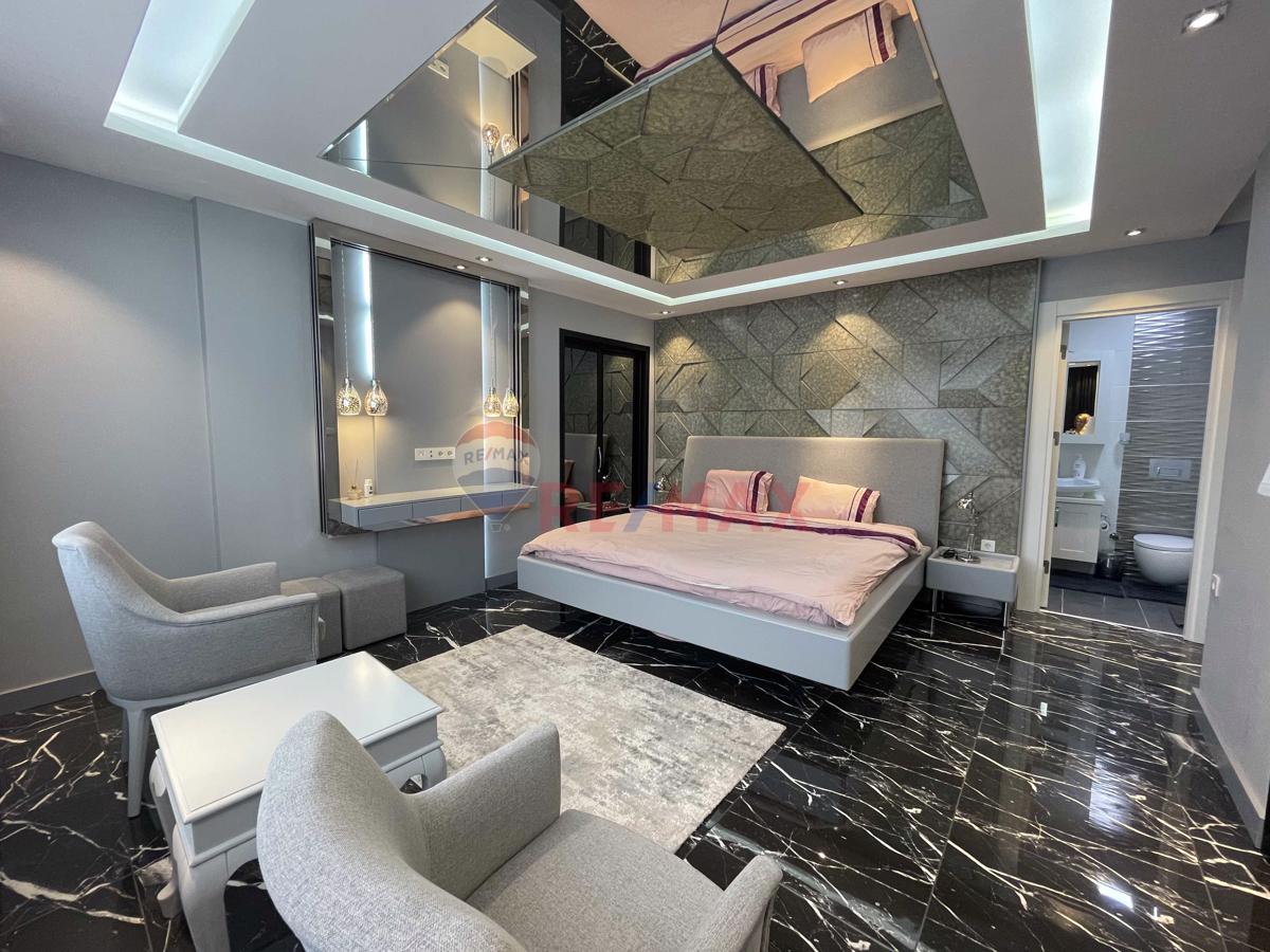 Fenerbahçe'de Kısmi Deniz Manzaralı Net 150m² 4+1 Satılık Daire