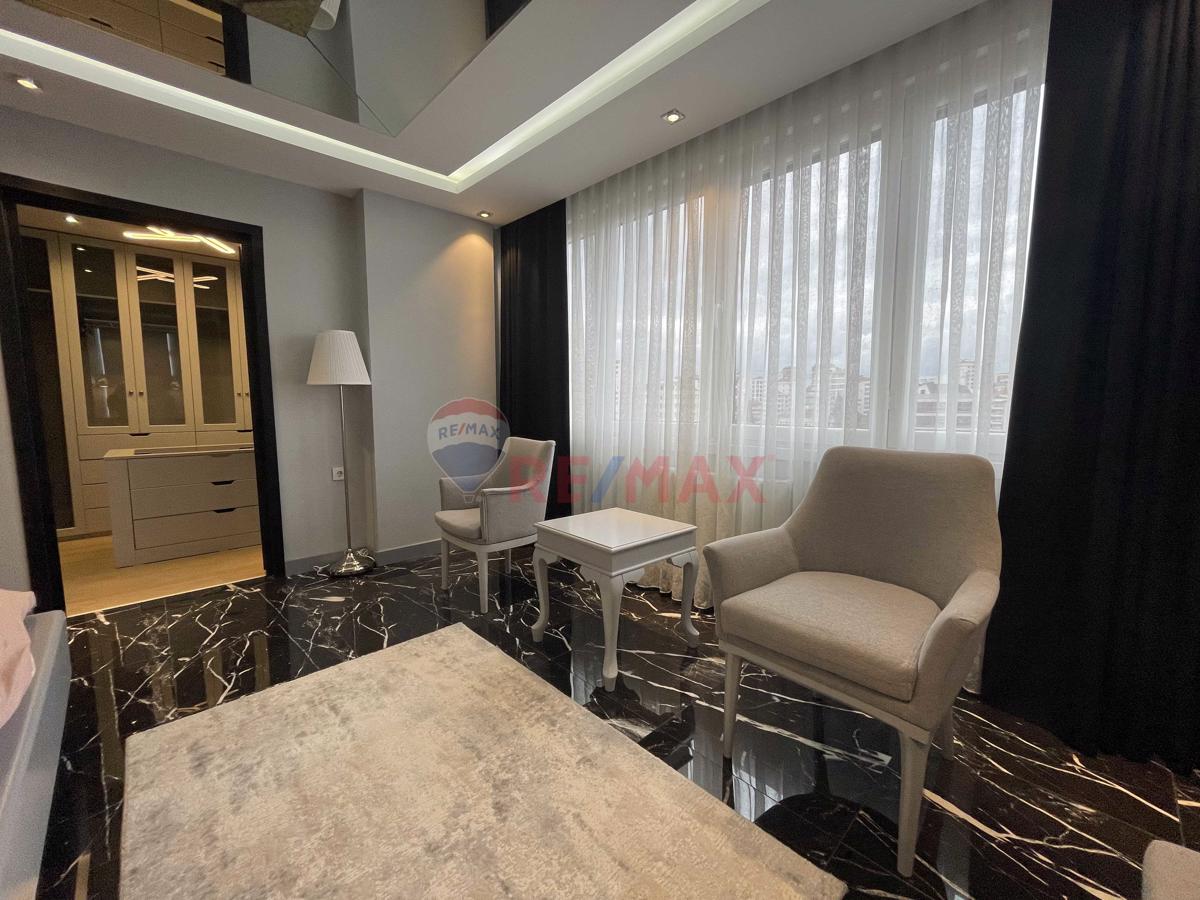 Fenerbahçe'de Kısmi Deniz Manzaralı Net 150m² 4+1 Satılık Daire