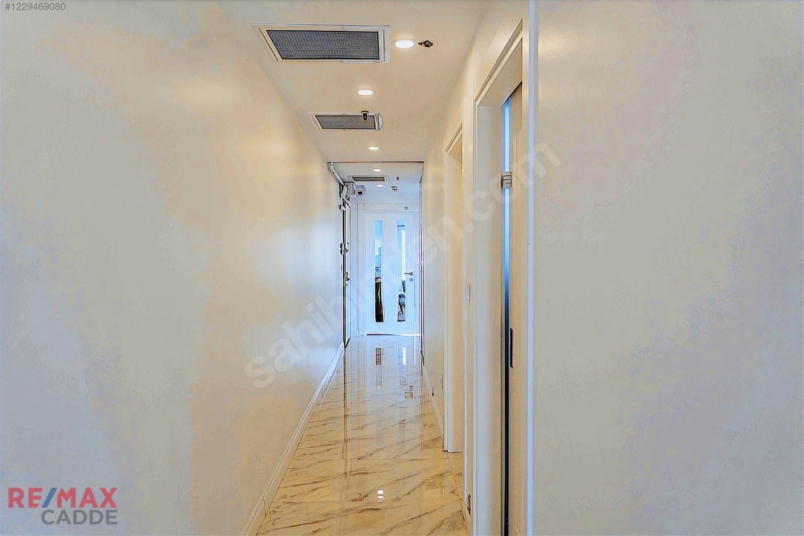 Suadiye'de Hazım Tepeyran Sok'da 3+1 Satılık 96 m2 Net Daire