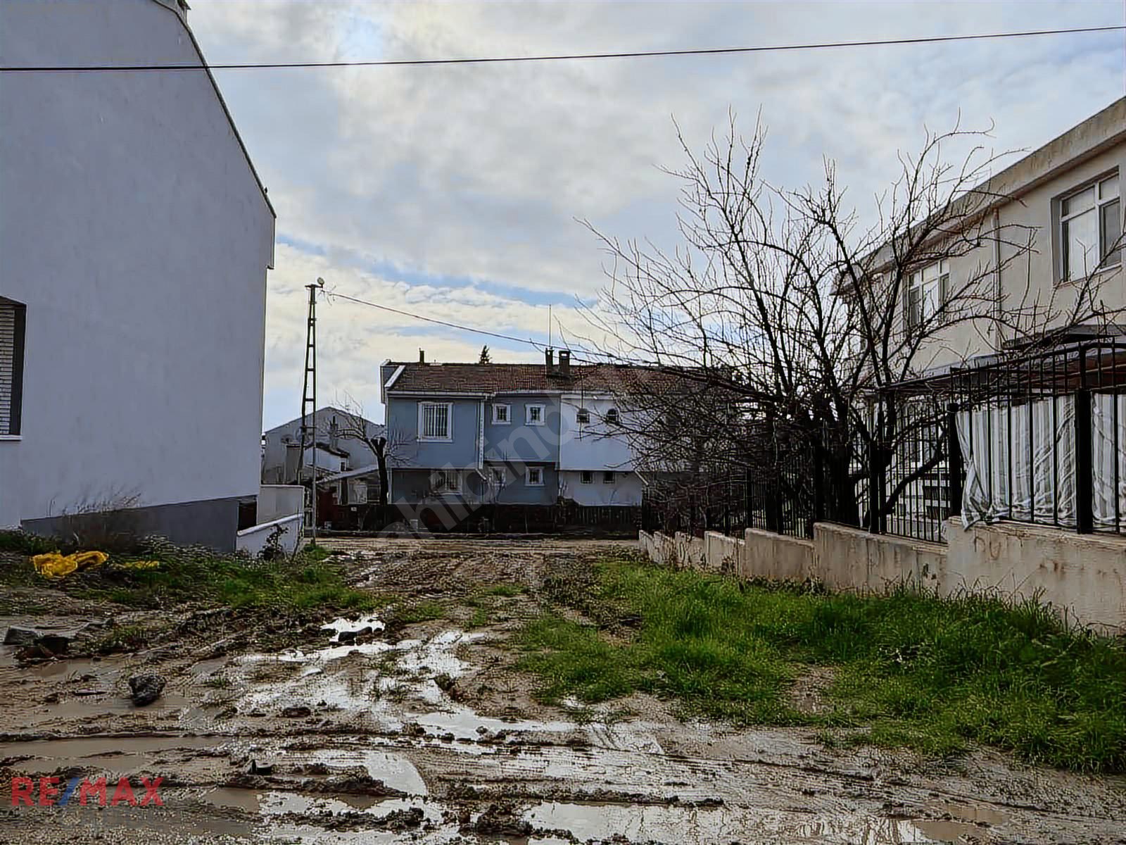 Silivri'de E5'E Yakın 225 m2 Villa İmarlı Satılık Arsa