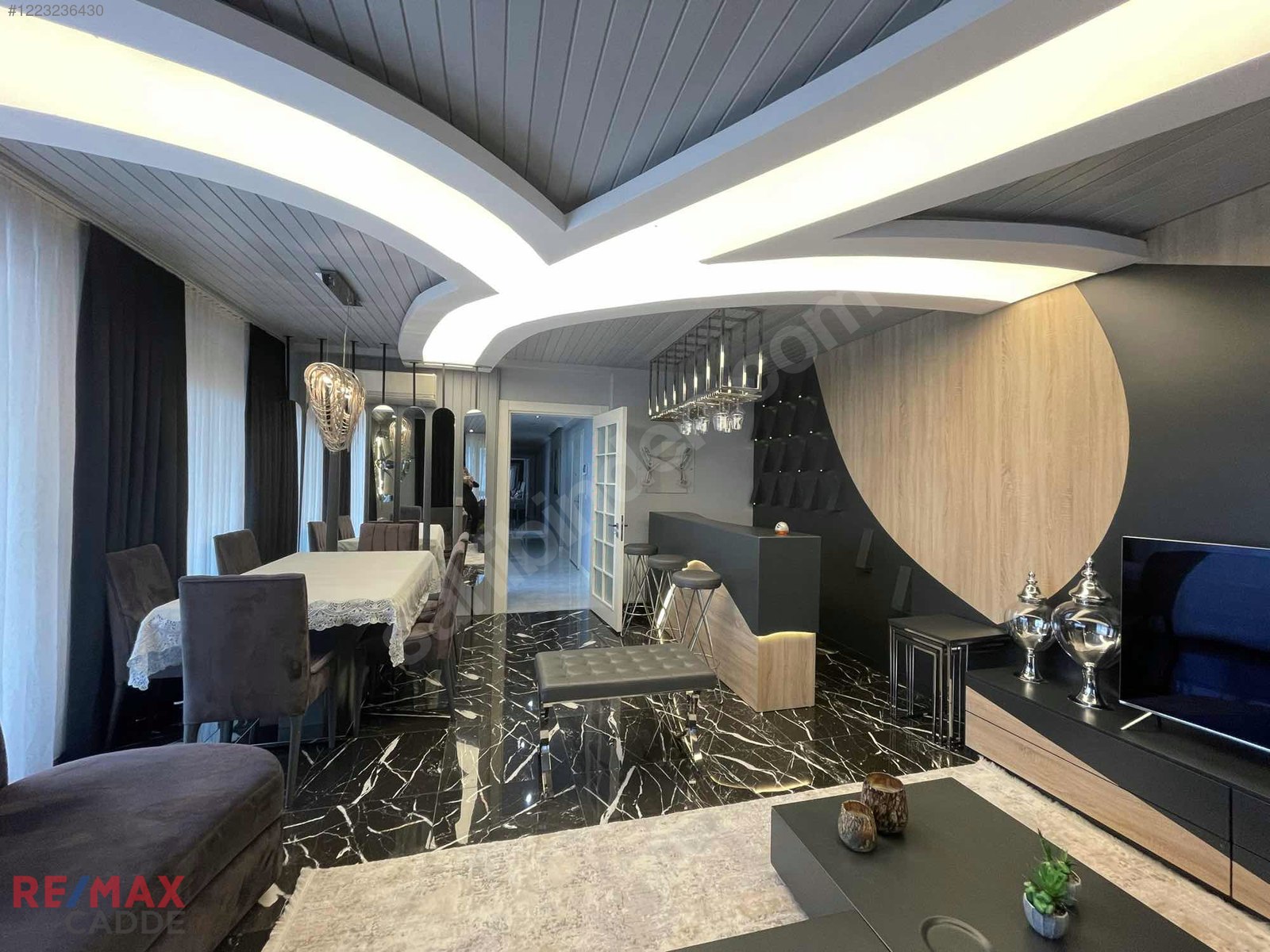 Fenerbahçe'de Kısmi Deniz Manzaralı Net 150 m2 3+1 Satılık Daire