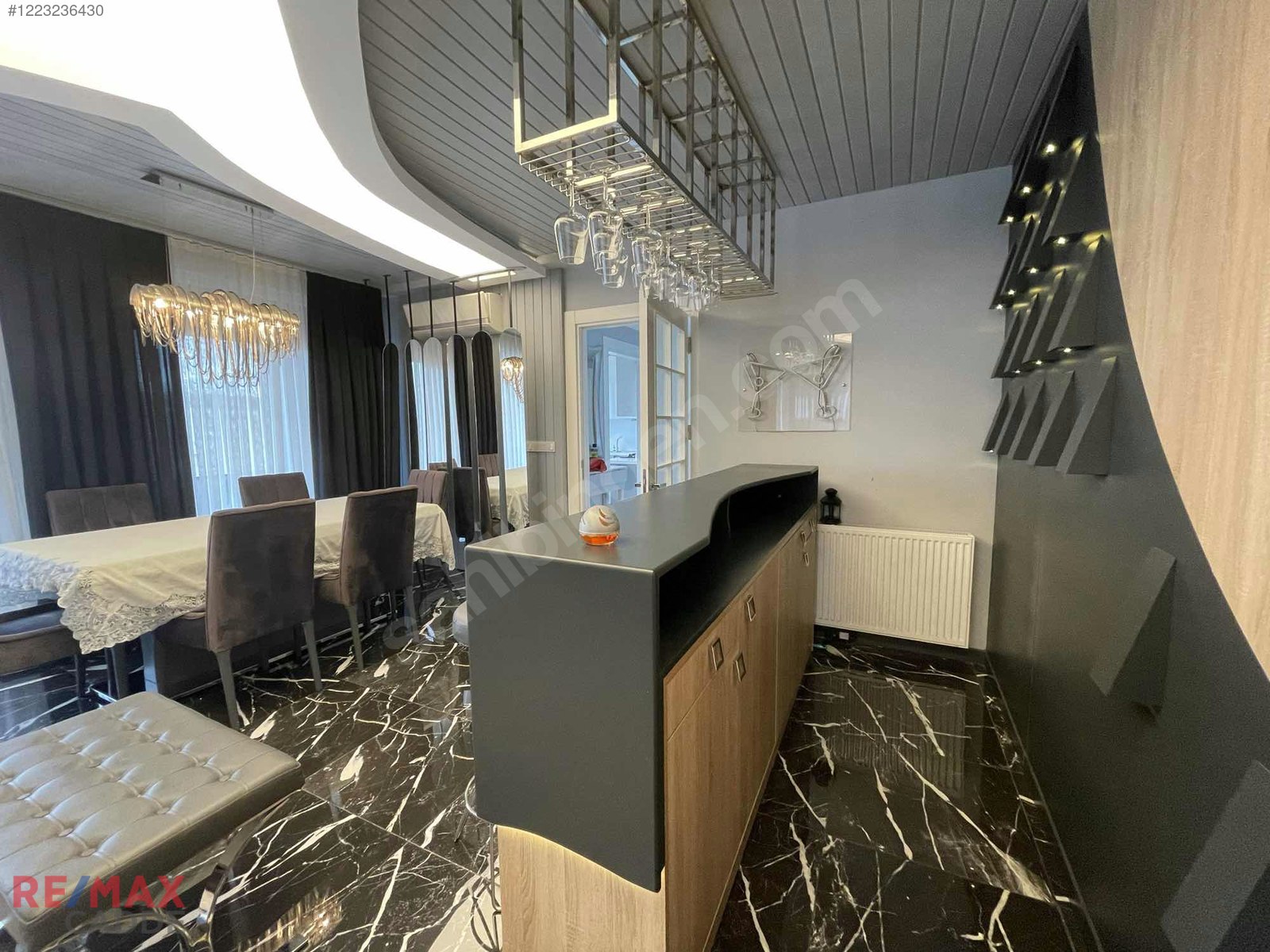 Fenerbahçe'de Kısmi Deniz Manzaralı Net 150 m2 3+1 Satılık Daire