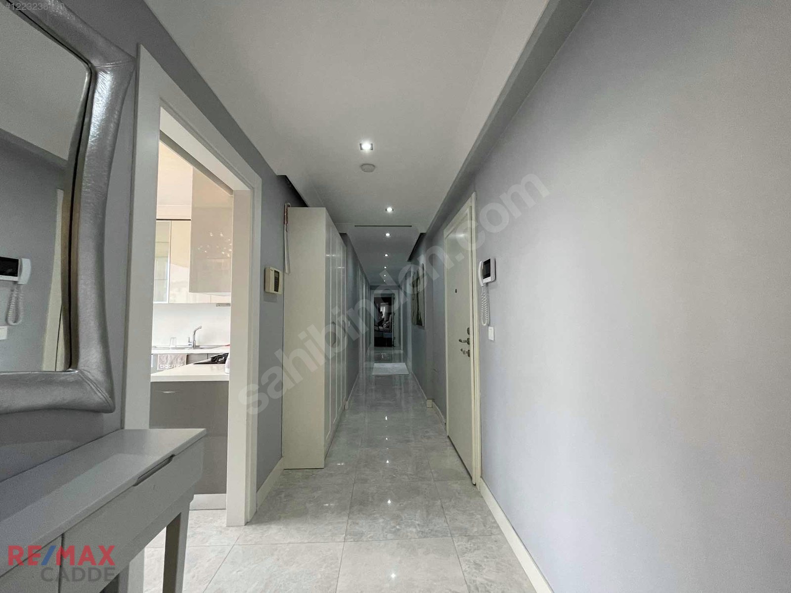 Fenerbahçe'de Kısmi Deniz Manzaralı Net 150 m2 3+1 Satılık Daire