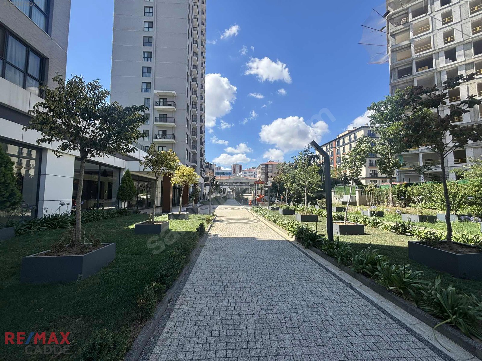 Prava Kartal 'da Deniz Manzaralı Site İçerisinde Sıfır Satılık