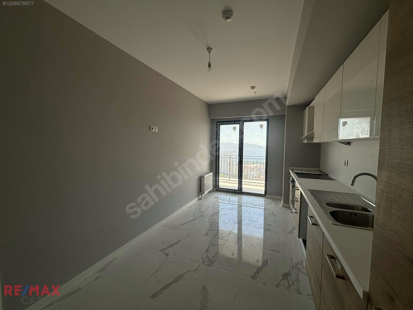 Prava Kartal 'da Deniz Manzaralı Site İçerisinde Sıfır Satılık