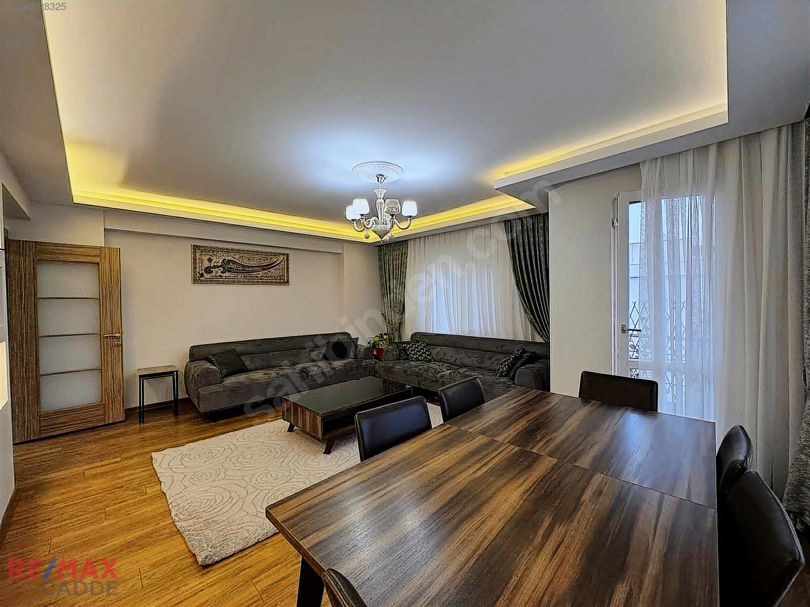 Kartal Karlıktepe 5+2 Teraslı Özel Yapılı Satılık Dubleks Daire