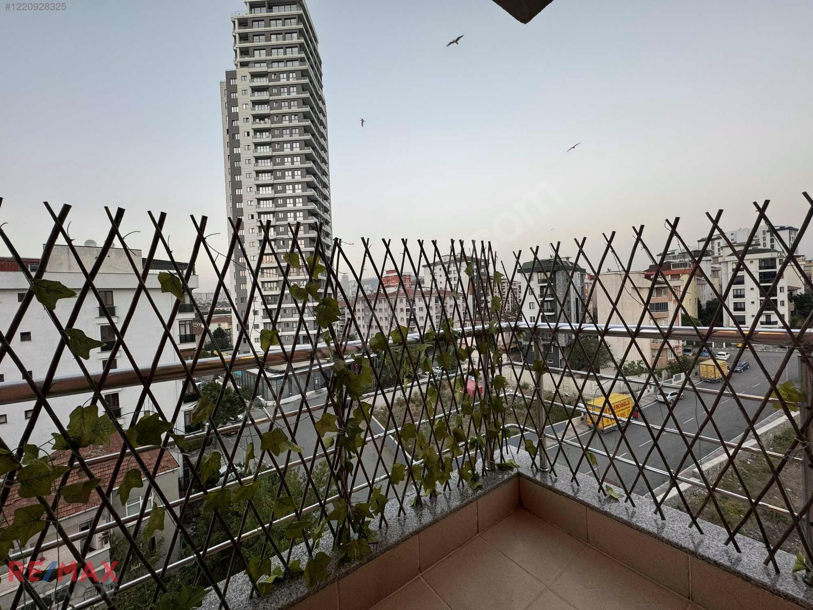 Kartal Karlıktepe 5+2 Teraslı Özel Yapılı Satılık Dubleks Daire