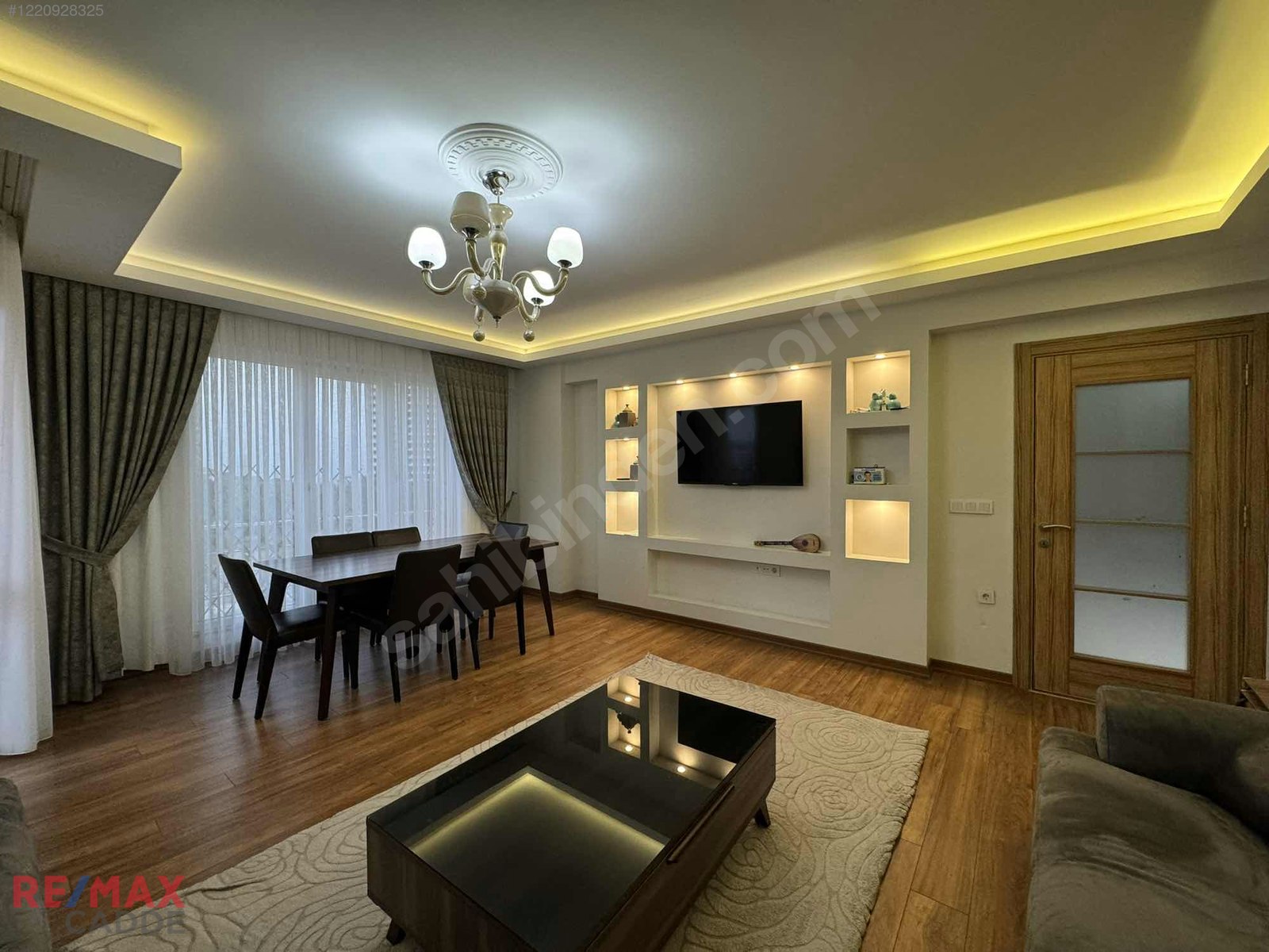 Kartal Karlıktepe 5+2 Teraslı Özel Yapılı Satılık Dubleks Daire