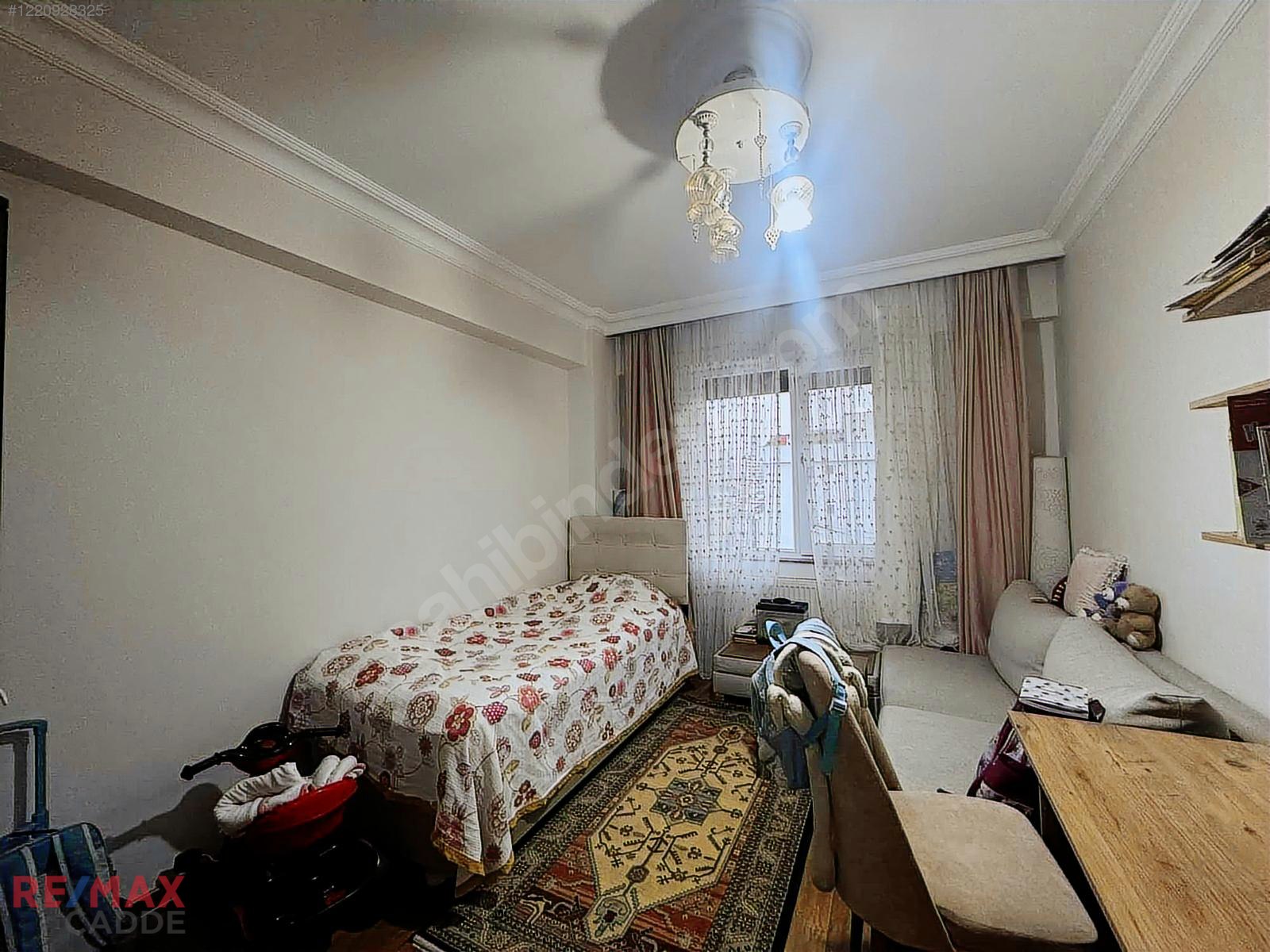 Kartal Karlıktepe 5+2 Teraslı Özel Yapılı Satılık Dubleks Daire