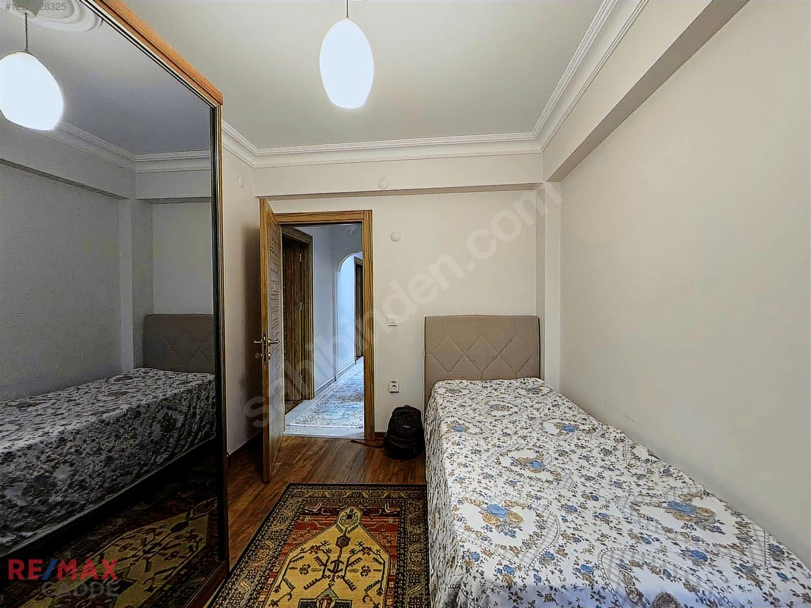 Kartal Karlıktepe 5+2 Teraslı Özel Yapılı Satılık Dubleks Daire