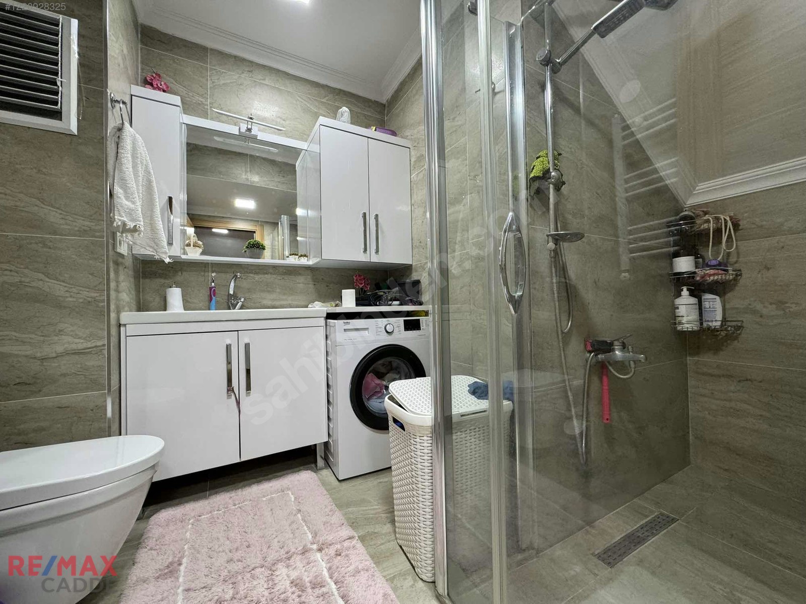 Kartal Karlıktepe 5+2 Teraslı Özel Yapılı Satılık Dubleks Daire