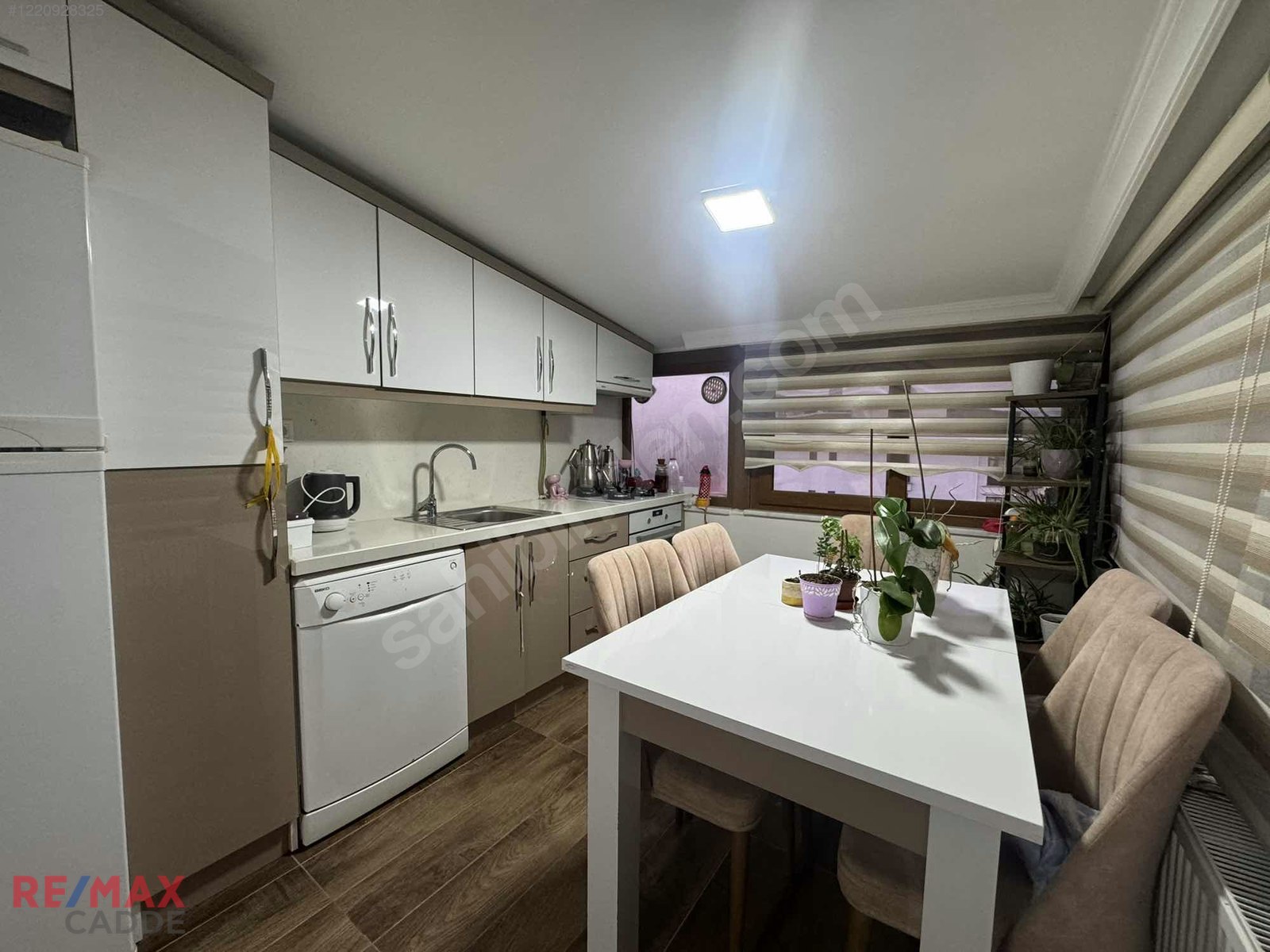 Kartal Karlıktepe 5+2 Teraslı Özel Yapılı Satılık Dubleks Daire