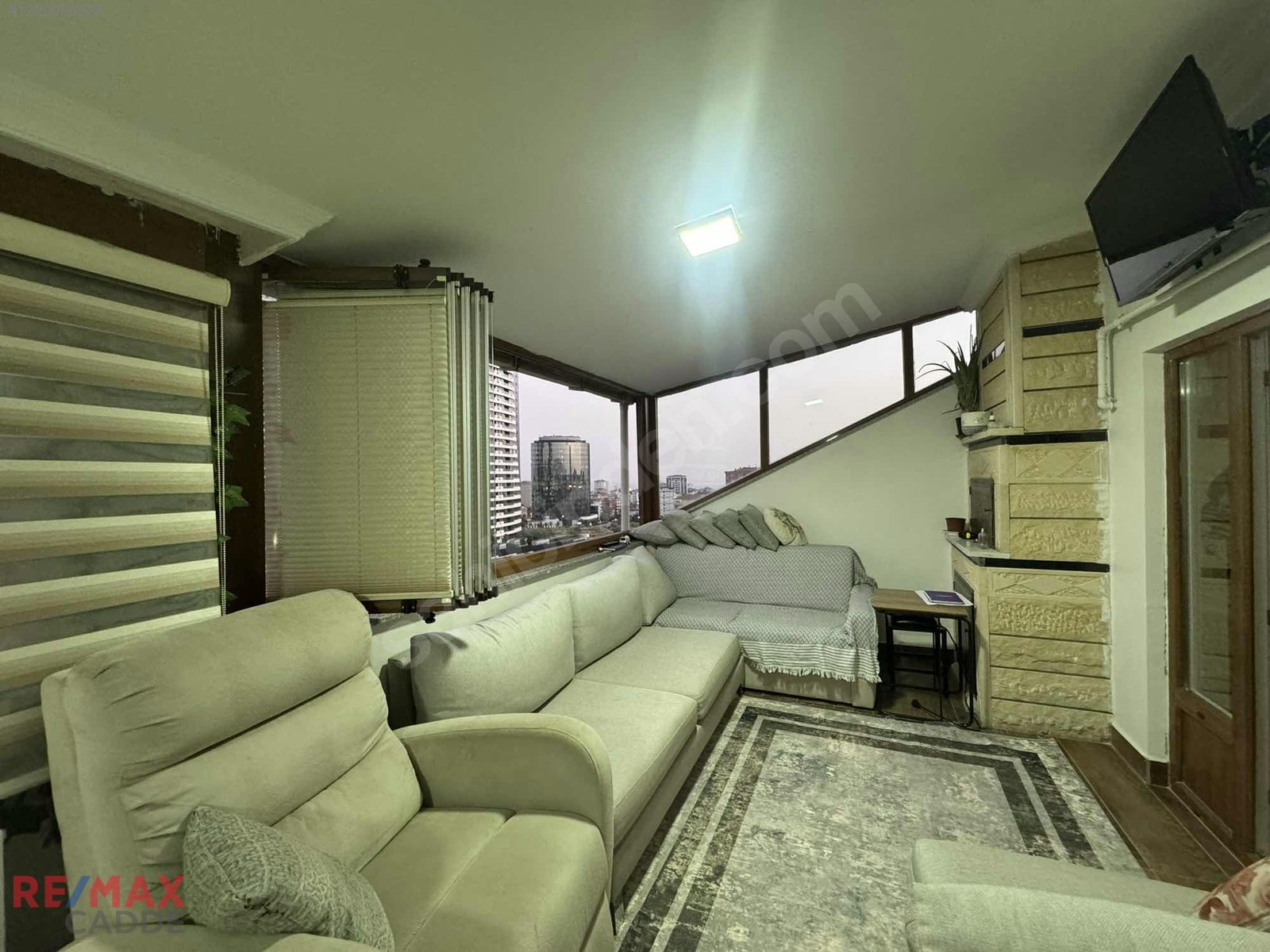 Kartal Karlıktepe 5+2 Teraslı Özel Yapılı Satılık Dubleks Daire