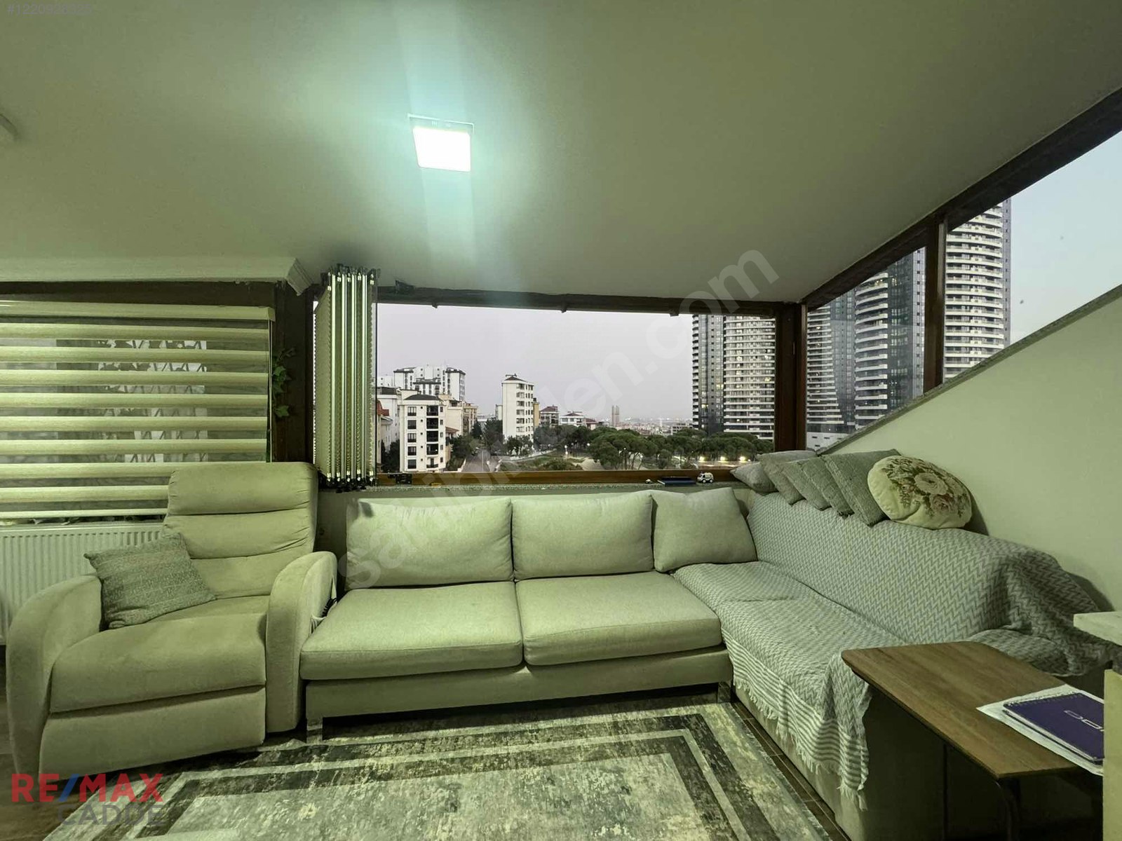 Kartal Karlıktepe 5+2 Teraslı Özel Yapılı Satılık Dubleks Daire