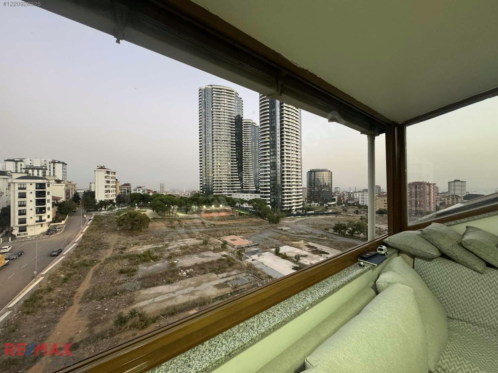 Kartal Karlıktepe 5+2 Teraslı Özel Yapılı Satılık Dubleks Daire