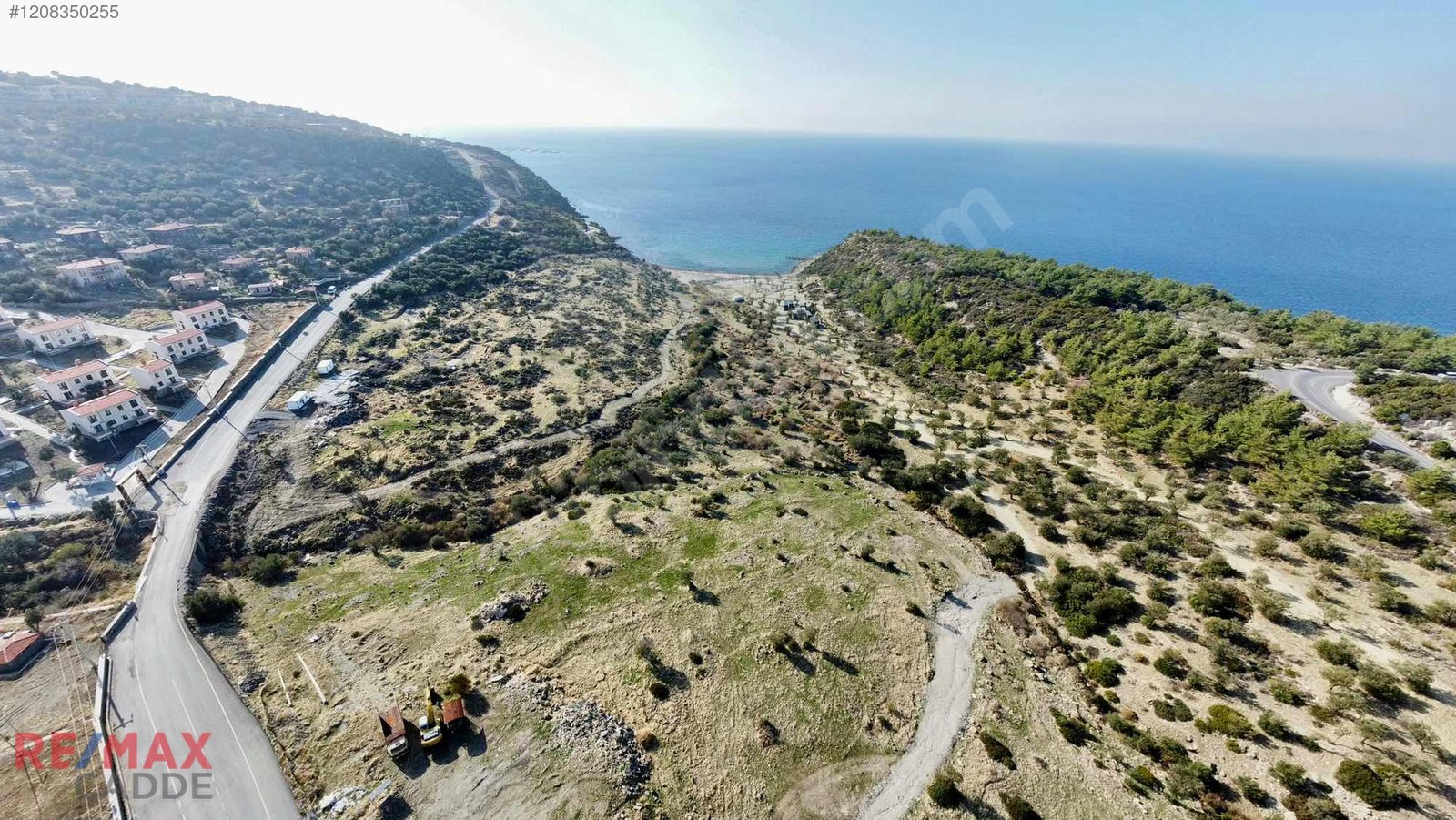 Dikili Bademli'de Denize 200 metre Mesafede Zeytinlik Yatırımlık